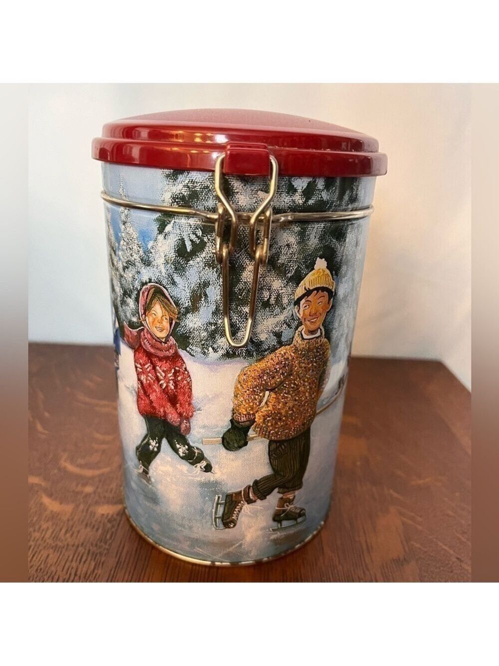 Limited Edition Tim Hortons collector tin. “Skating Pond” Collector series #003 - Picture 2 of 8
